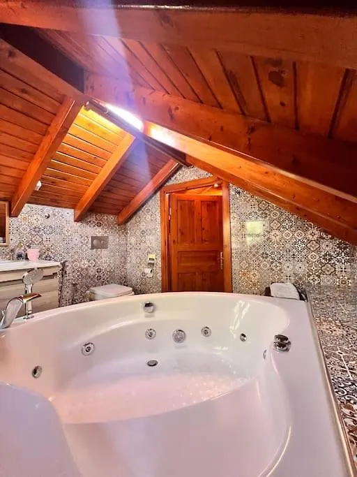 Benzersiz Jakuzili Villa Fethiye