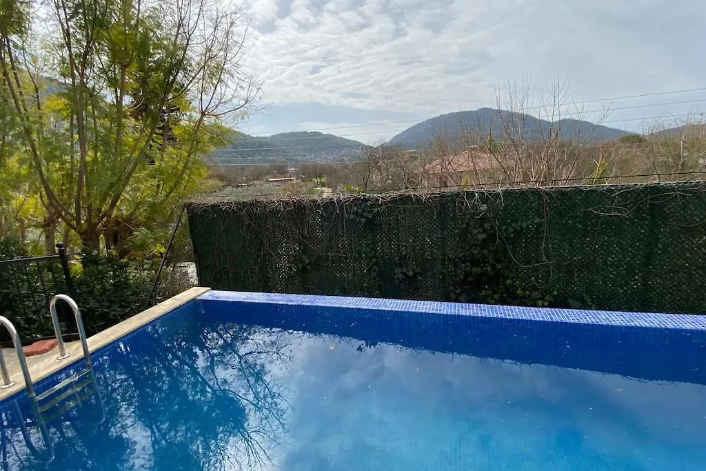 Benzersiz Jakuzili Villa Fethiye