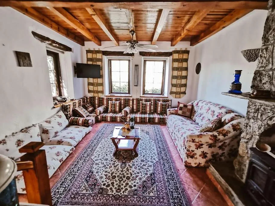 Benzersiz Jakuzili Villa Fethiye